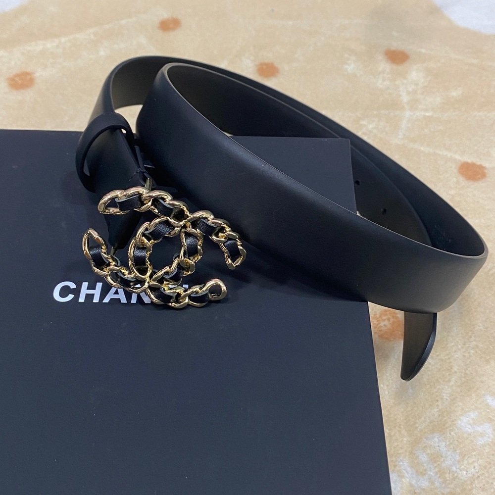 CHANEL Black Leather Belt with Gold Chain Interlocking CC Buckle